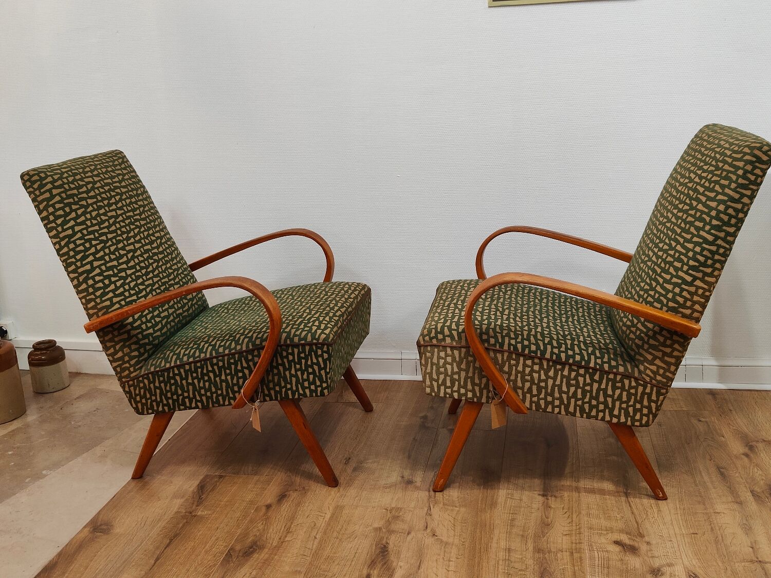 Paire de fauteuils 6952 par Jaroslav Smidek pour Ton