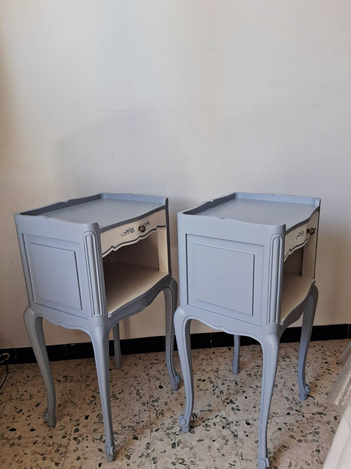Set of 2 bedside tables