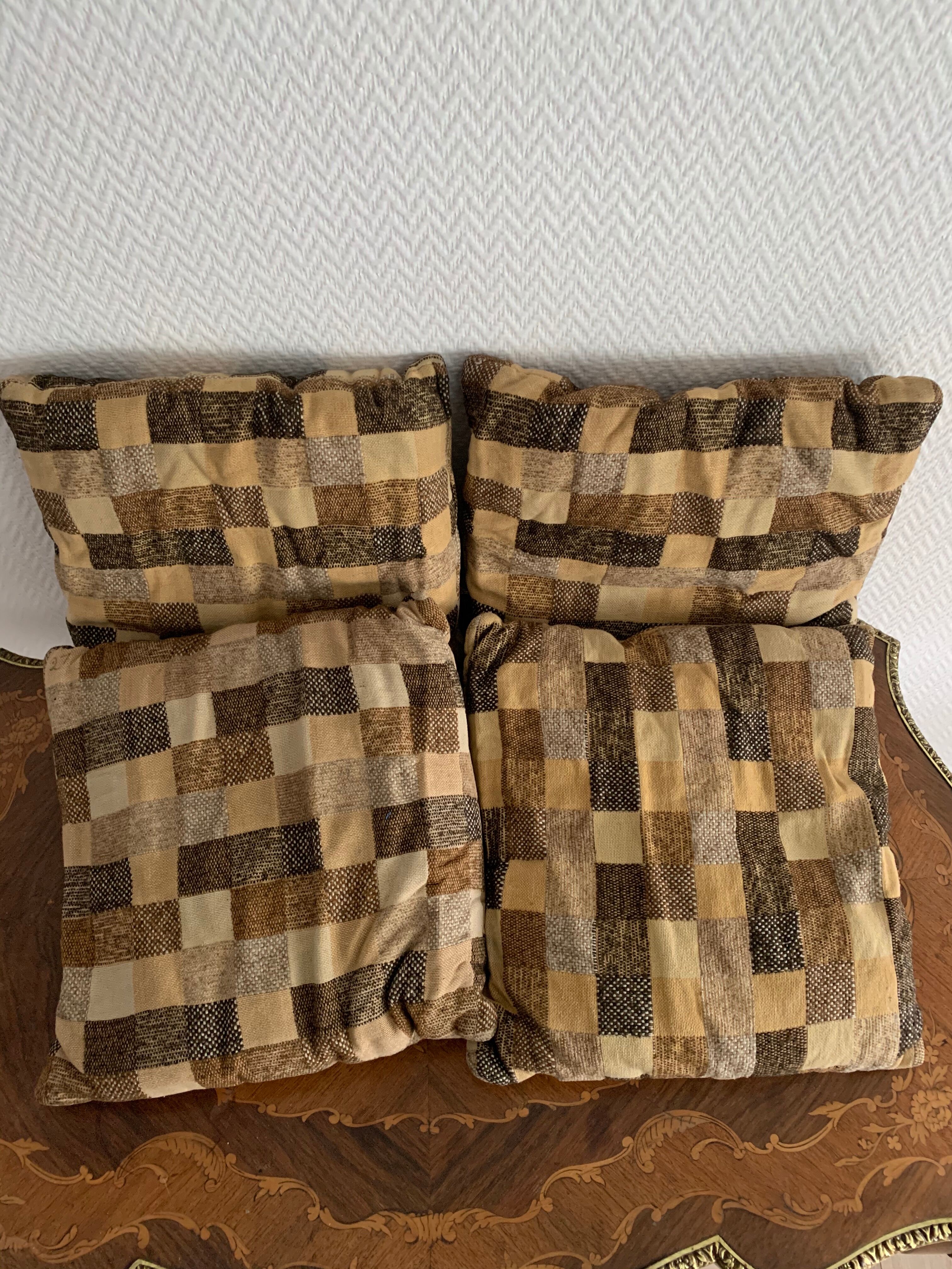 Cousin wool brown tiles