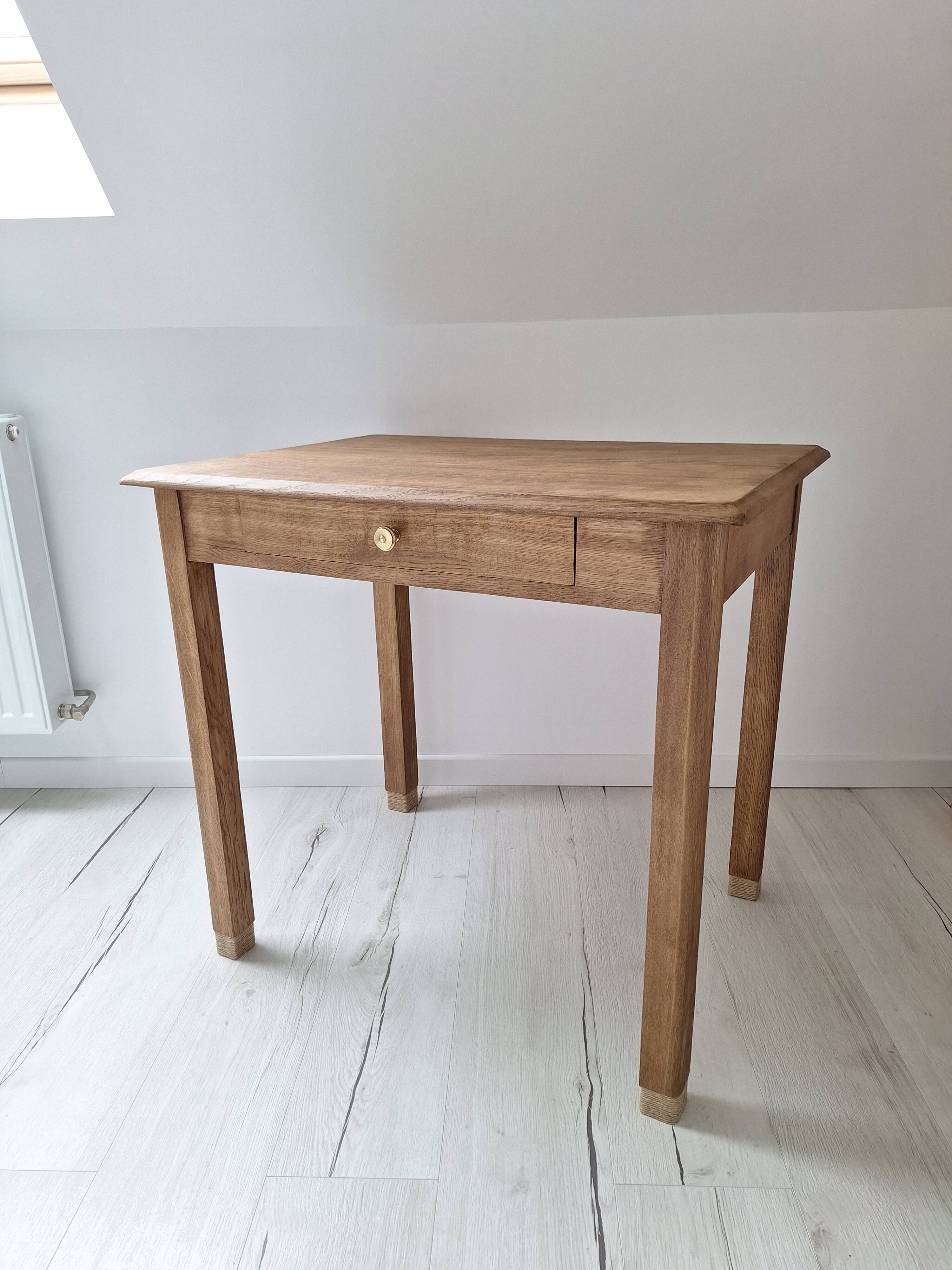 Country-style oak farmhouse desk/console/side table