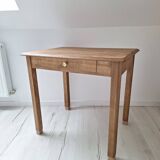 Country-style oak farmhouse desk/console/side table