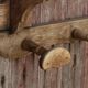 Porte-manteau mural ancien en bois