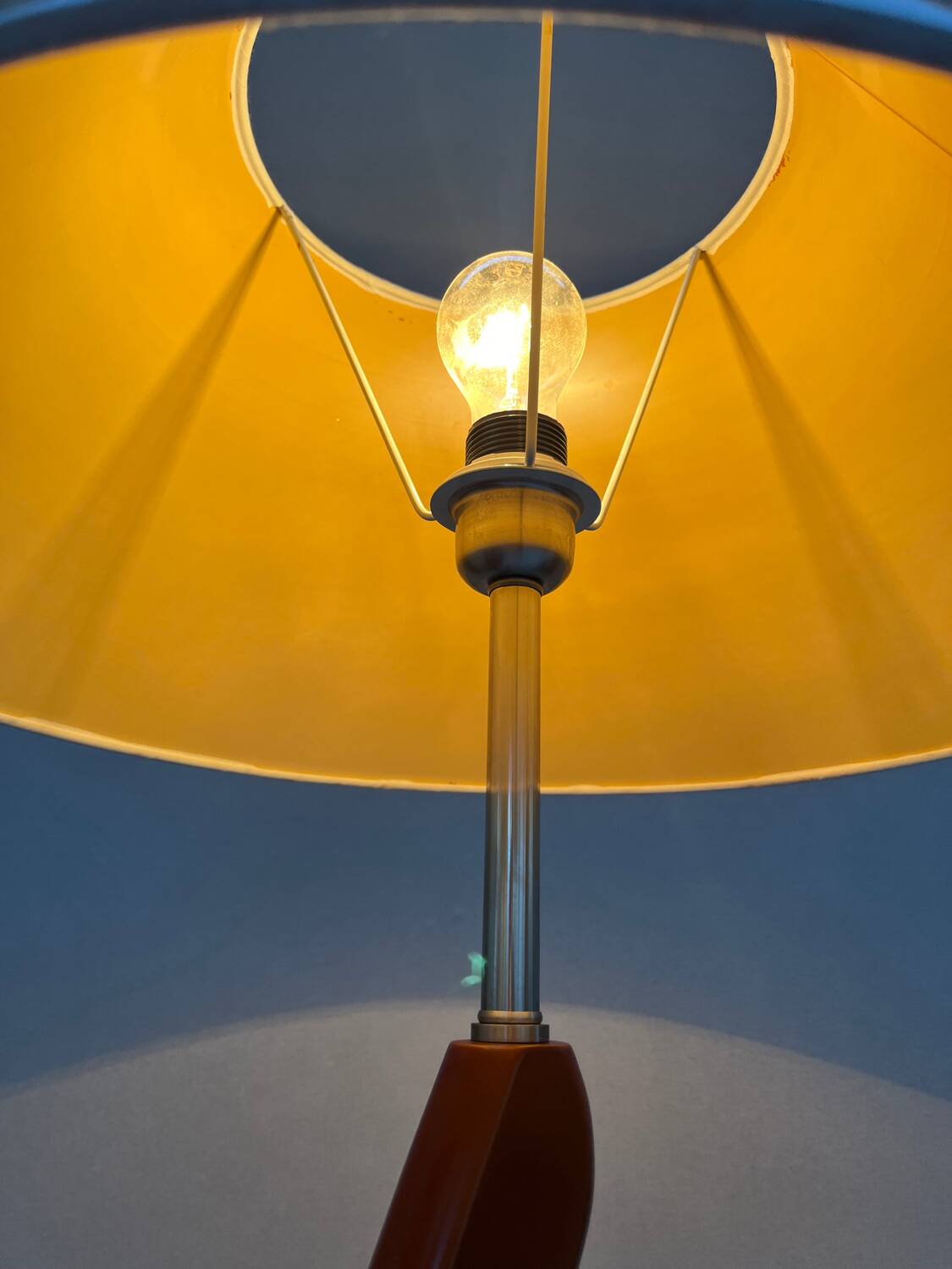 Lampadaire courbé style scandinave