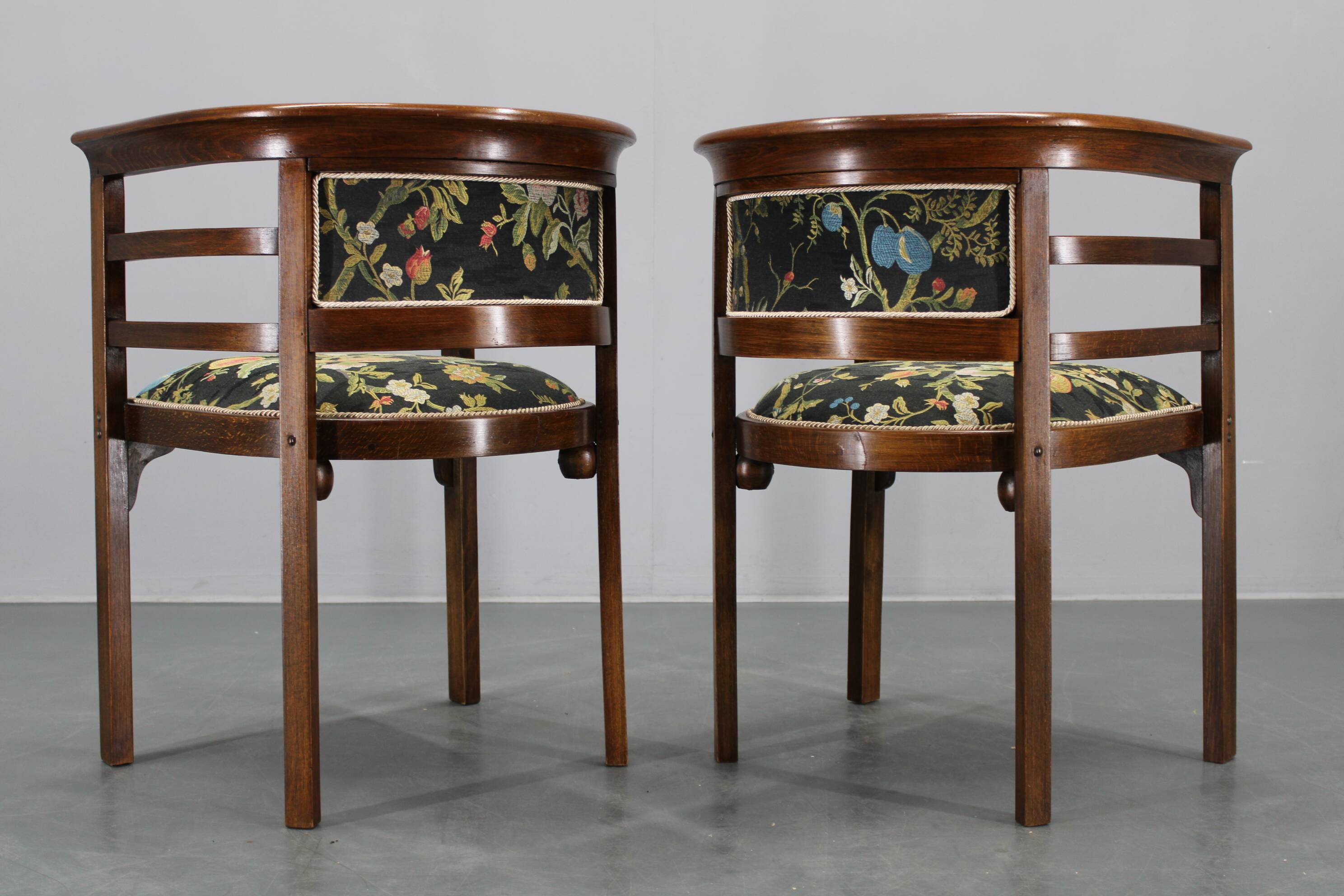 1930s pair of restored Thonet armchairs, Czechoslovakia