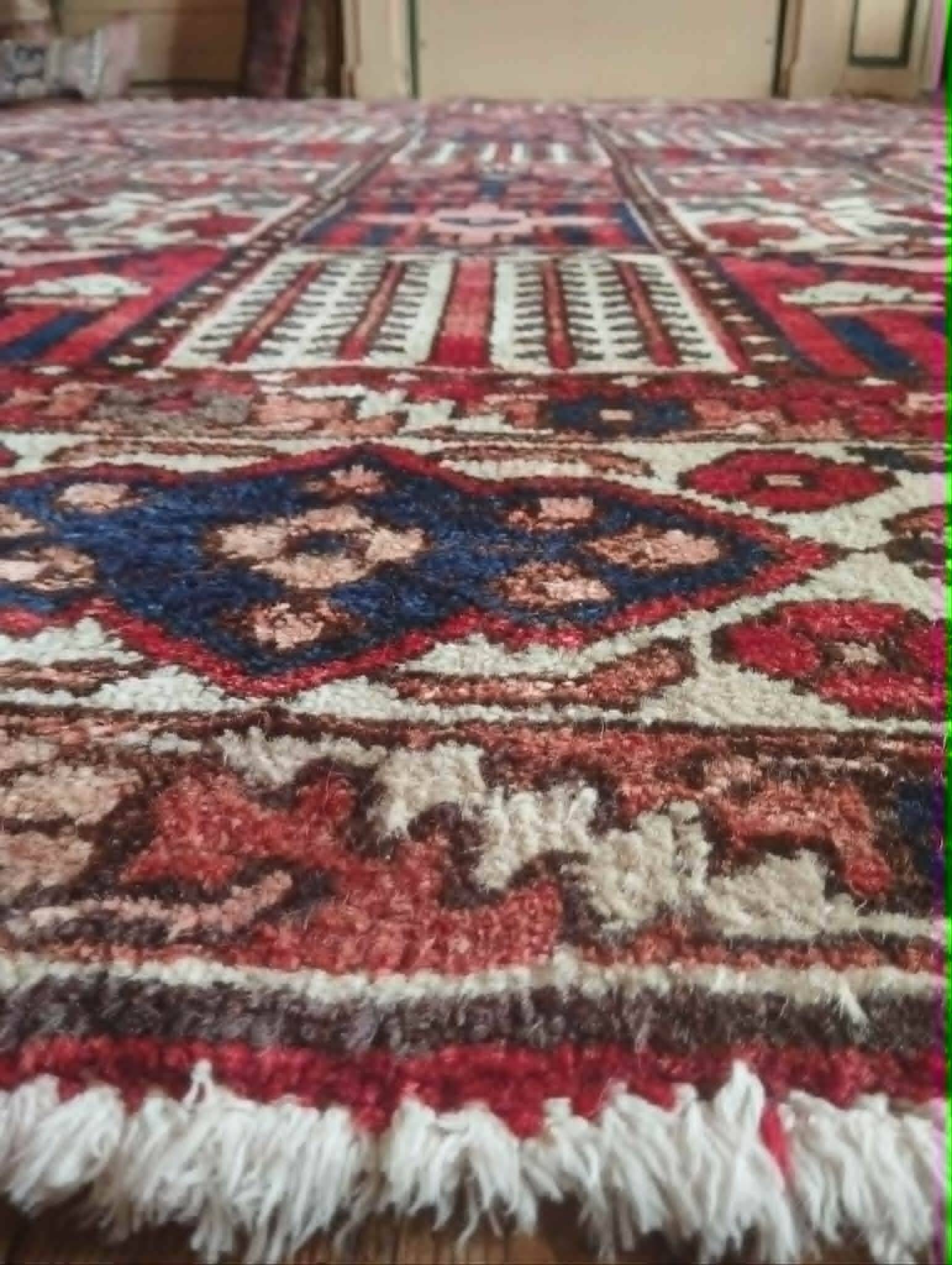 Handmade Bachtiar Persian rug 305x215cm