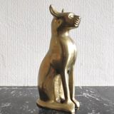 Chat egyptien en laiton