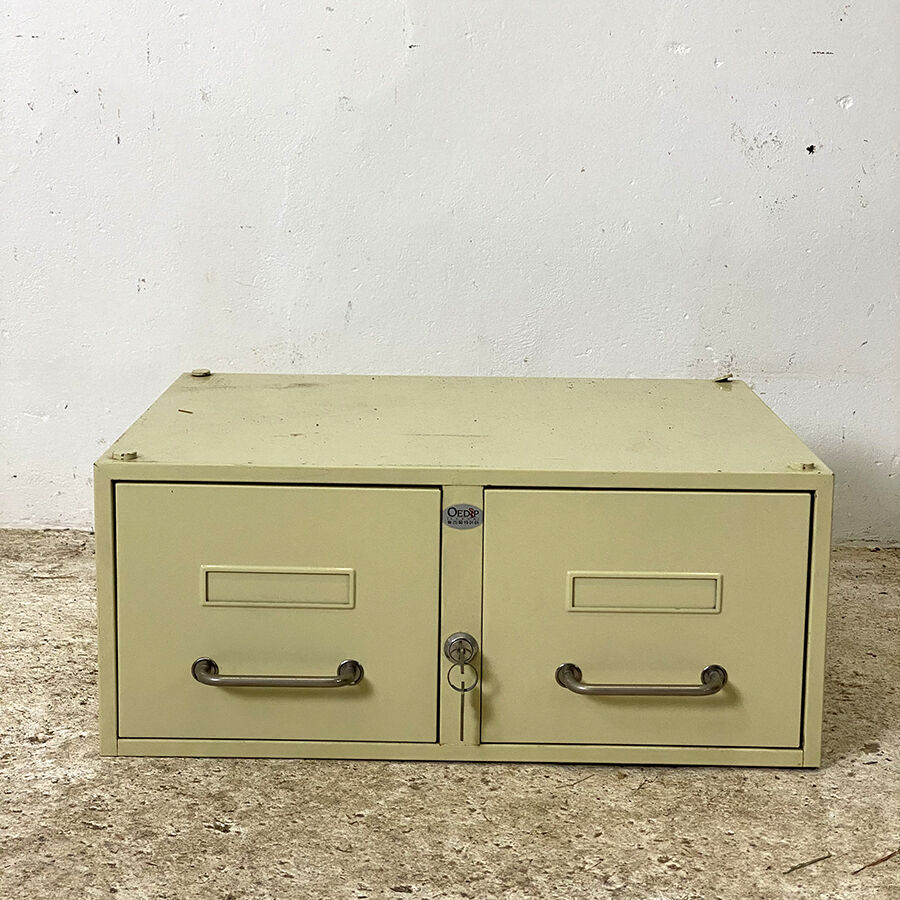 Set of 5 medical lockers