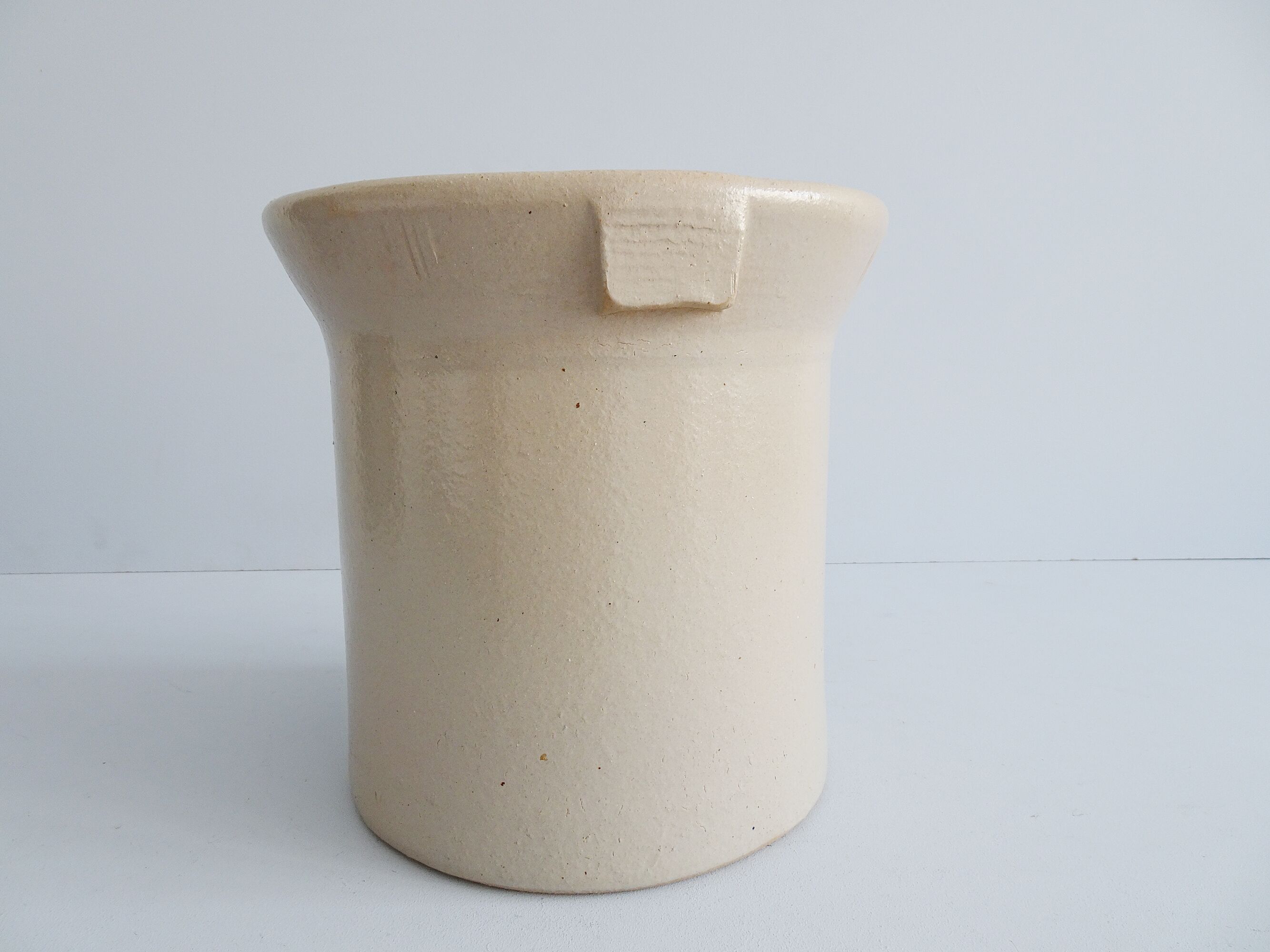 Pot en terre cuite grise des années 1970