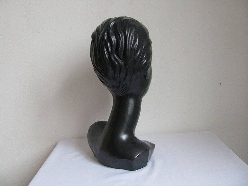 Twiggy hat head 1970