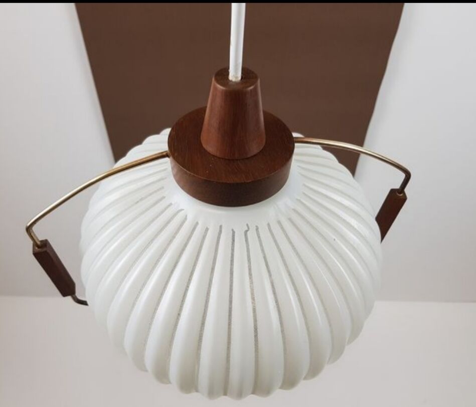 Vintage hanging in opaline and wood 60s