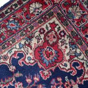 Tapis Kerman antique en laine bleue et rouge
