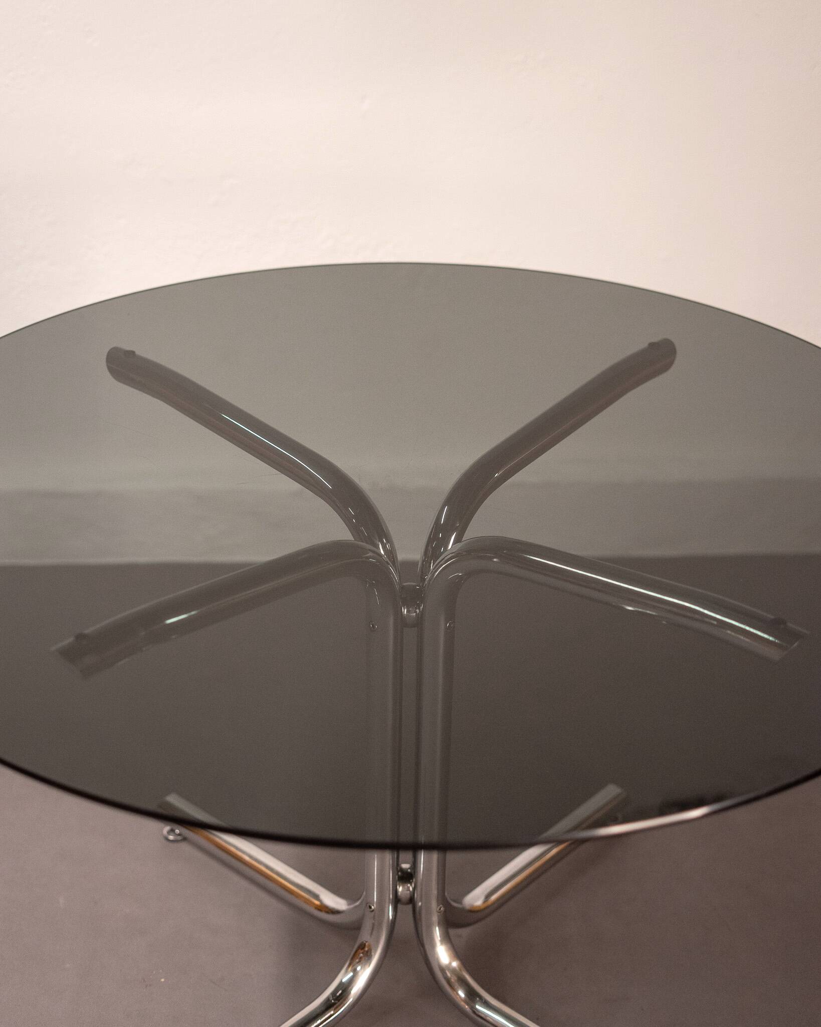 Round dining table in smoked glass and chrome-plated steel, Italy, 1970