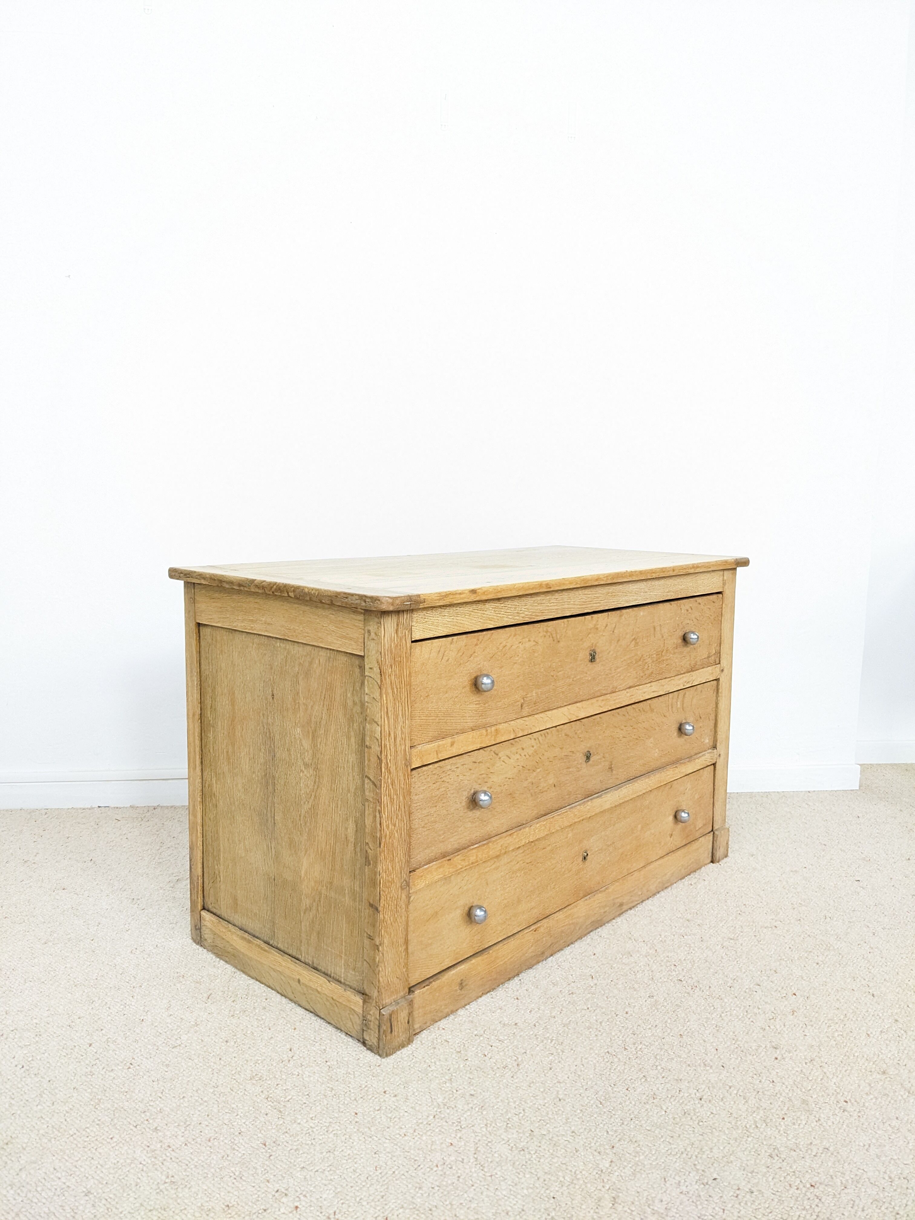 Dresser campaign - 565