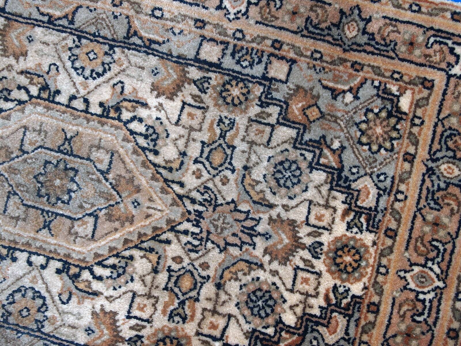 Tapis Vintage Indo-Tabriz en Laine, Années 1970, Élégance Artisanale