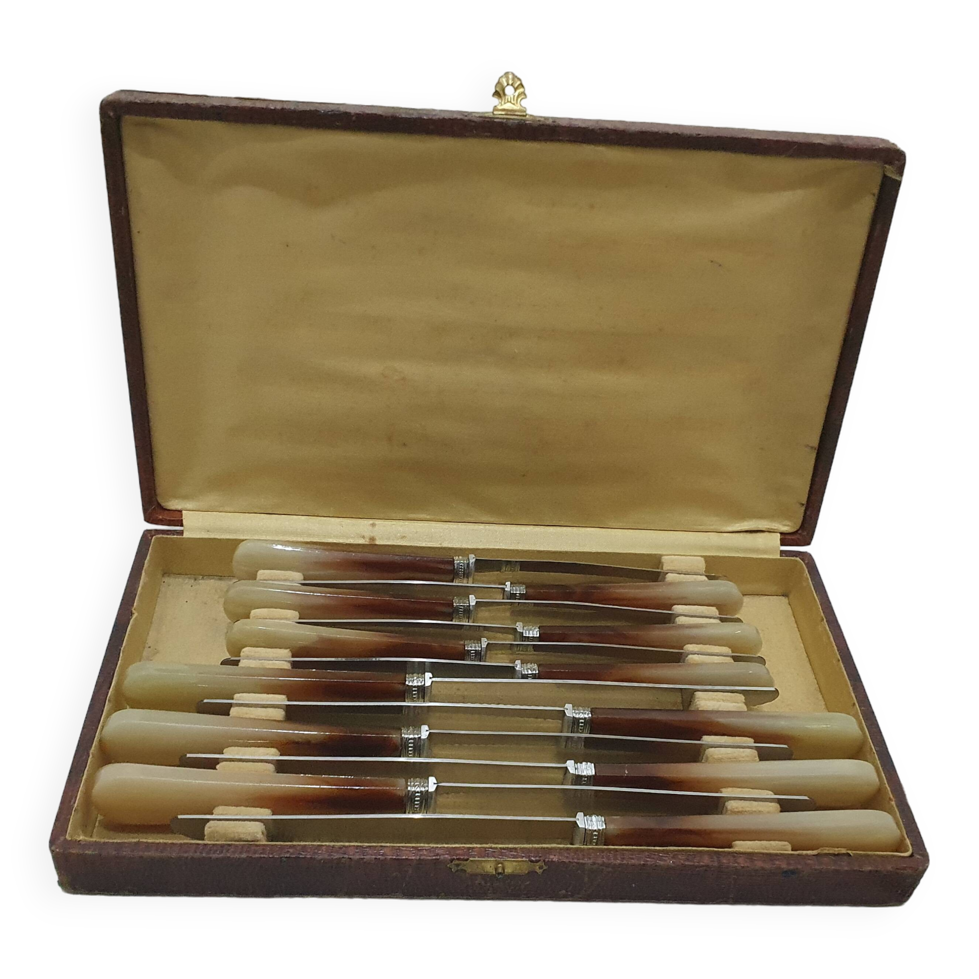 Stainless steel table and dessert knives with mother-of-pearl handles