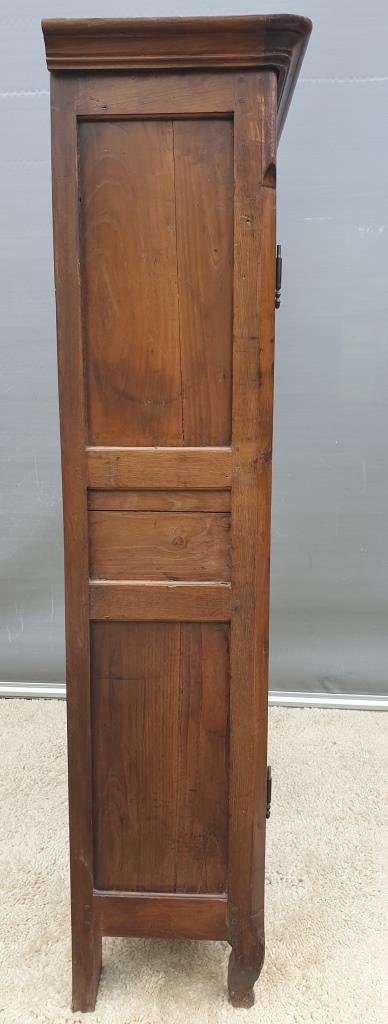 Walnut glazed bookcase with nineteenth century rose window