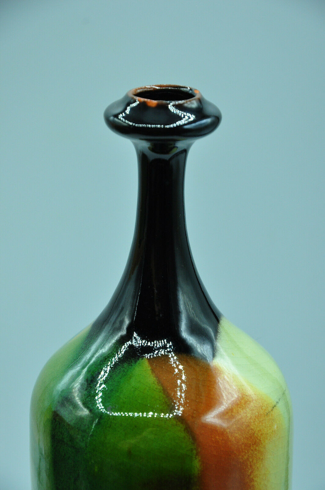 Vase bottle soliflore signed to identify contemporary multicolor design décor
