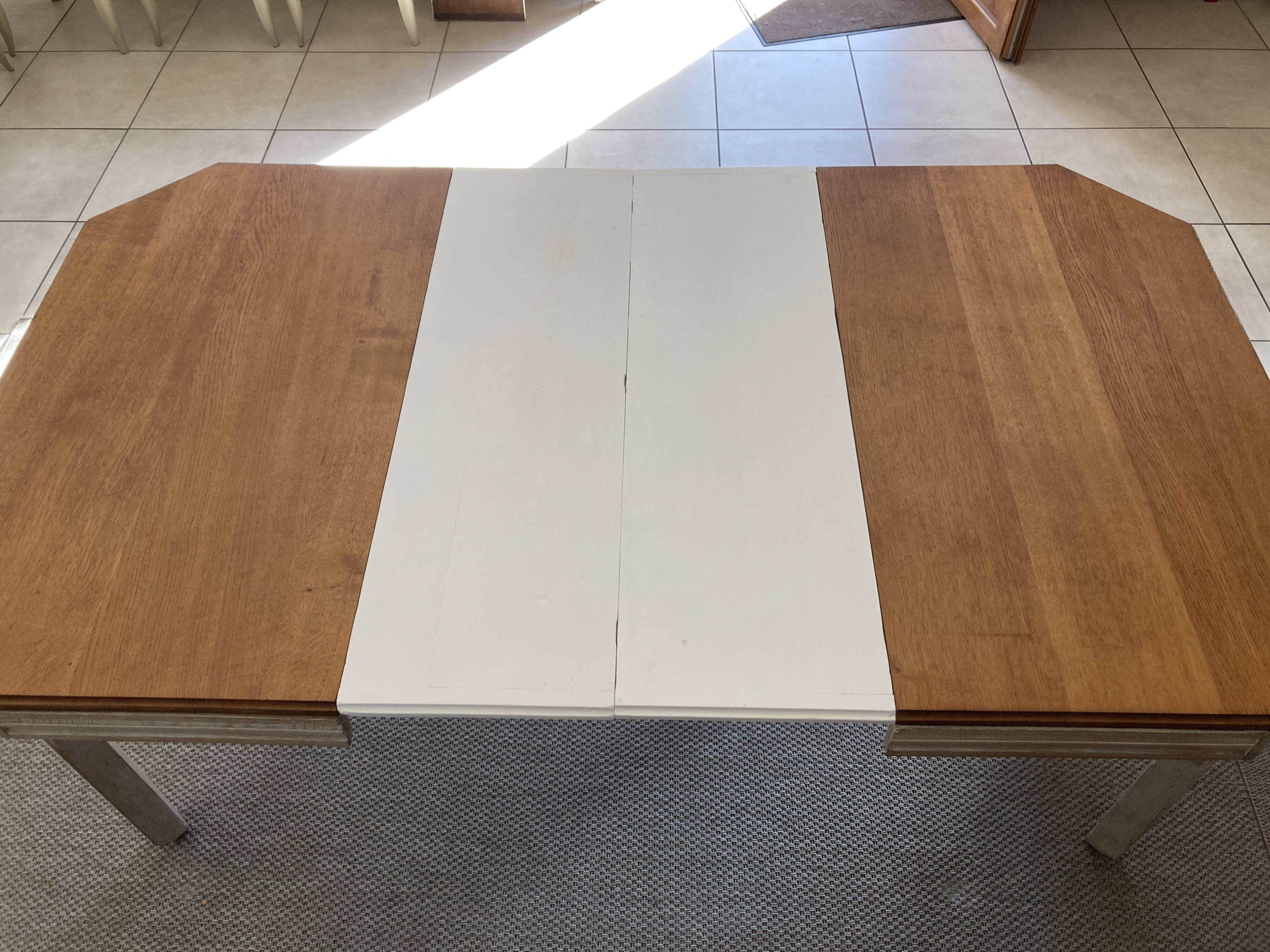 Refurbished extendable oak table
