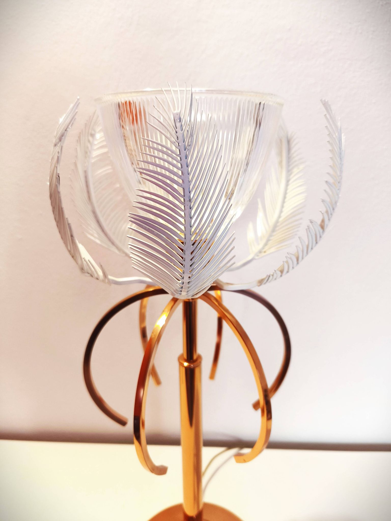 Lampe italienne en métal cuivré et verre cristal, style Hollywood Regency