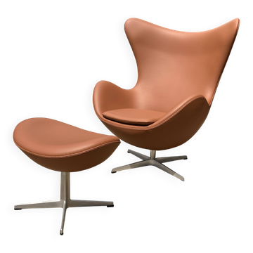 Fritz Hansen Egg Chair in Cognac leather + Ottoman!