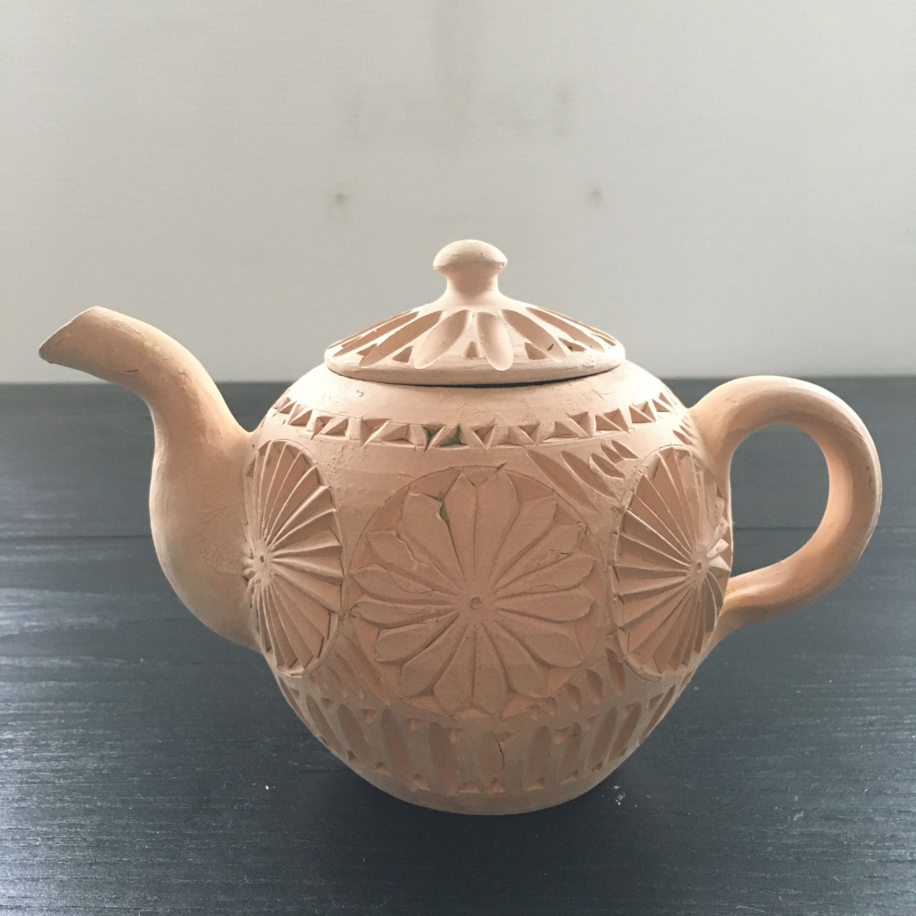 Ceramic teapot with glazed interior