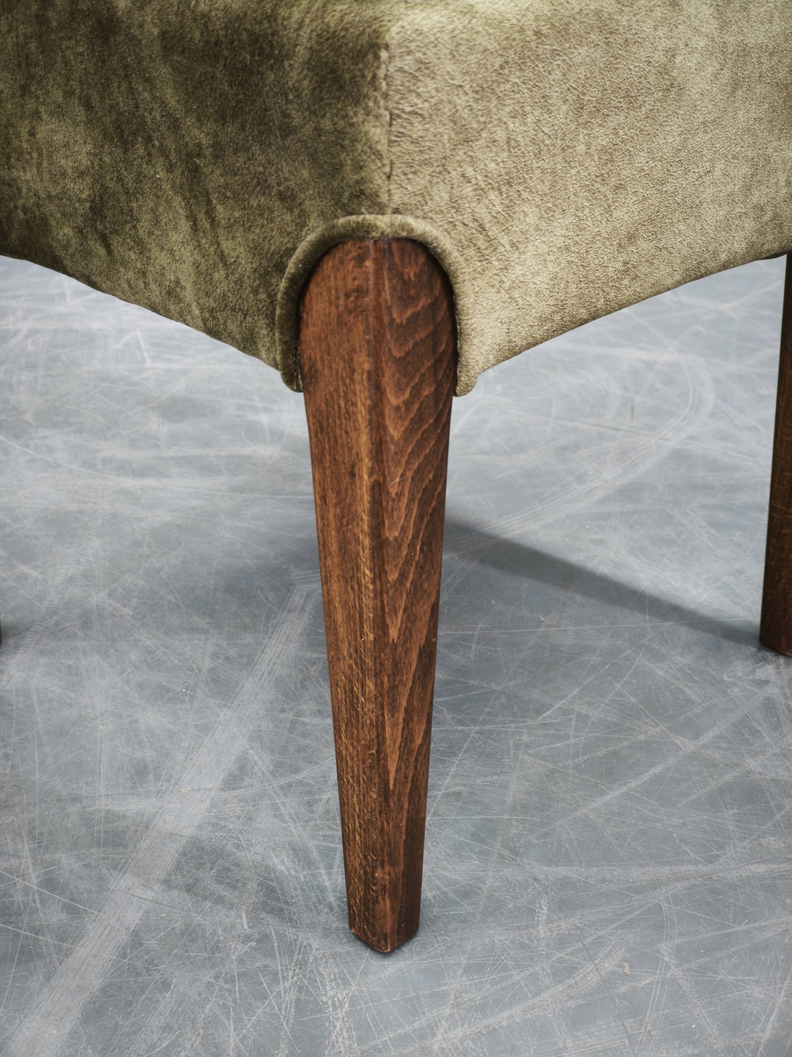 Art Deco Beech Wood Stool, Czechoslovakia, 1930s
