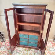 Bibliothèque vitrine formant cartonnier en acajou d’époque restauratio