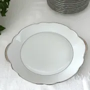 Plat à tarte en porcelaine blanche
