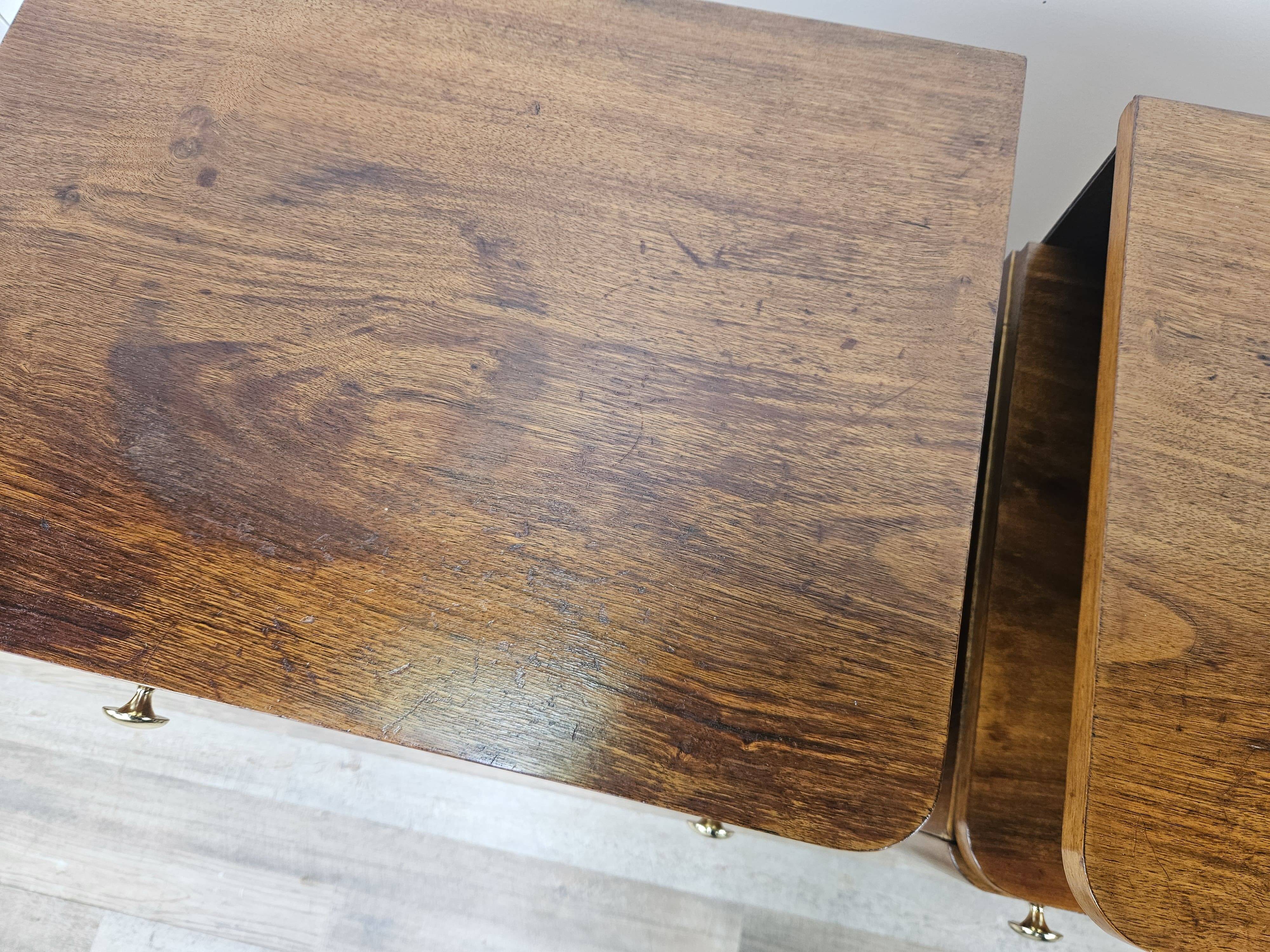 Art Decò bedside tables in walnut and brass, 1940