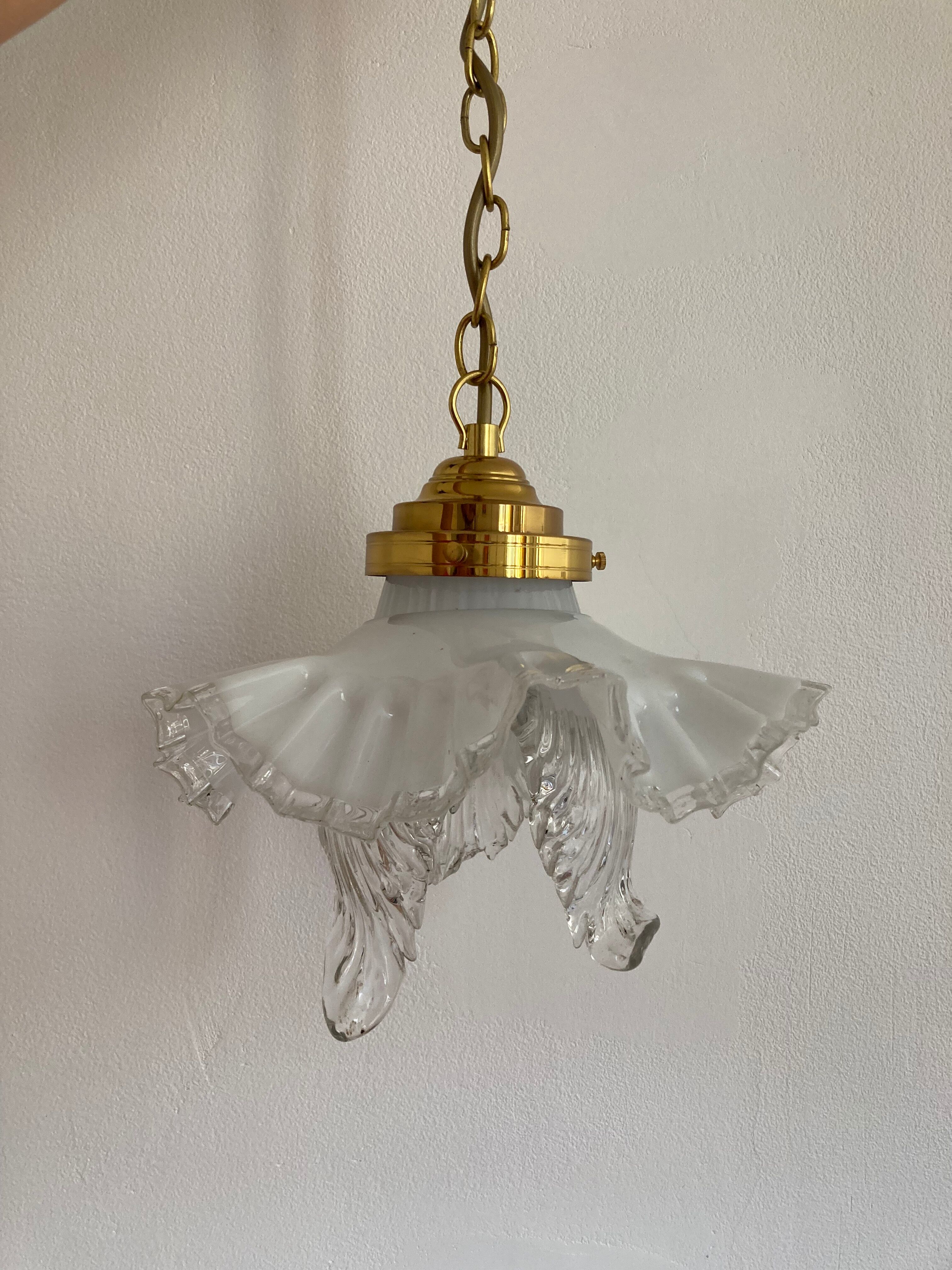Period suspension lamp 1900 in opaline