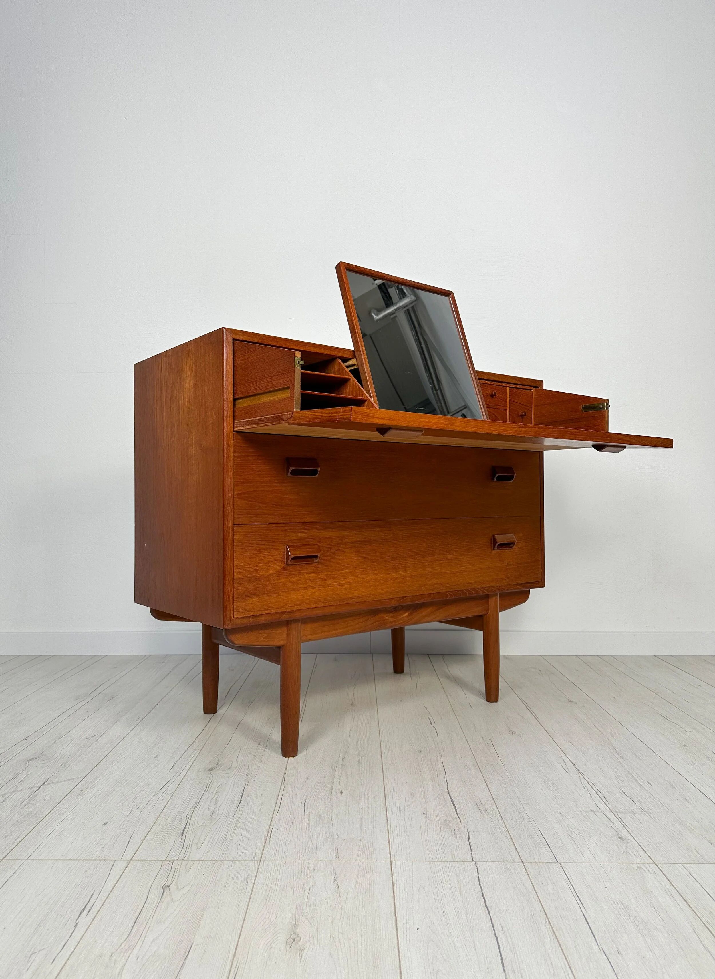 Commode secrétaire en teck danois vintage des années 1960 par Børge Mogensen