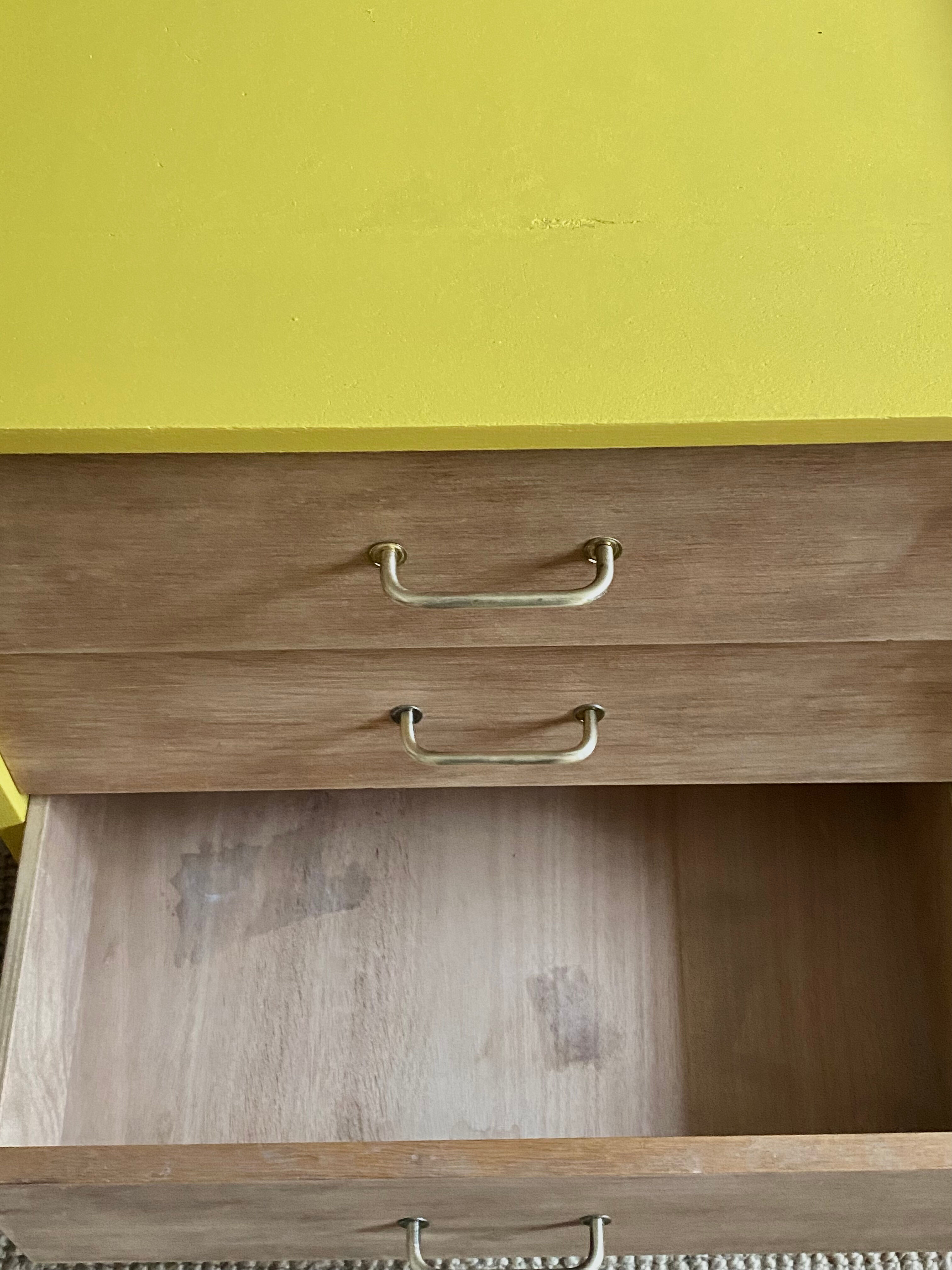 Dresser raw wood & ochre