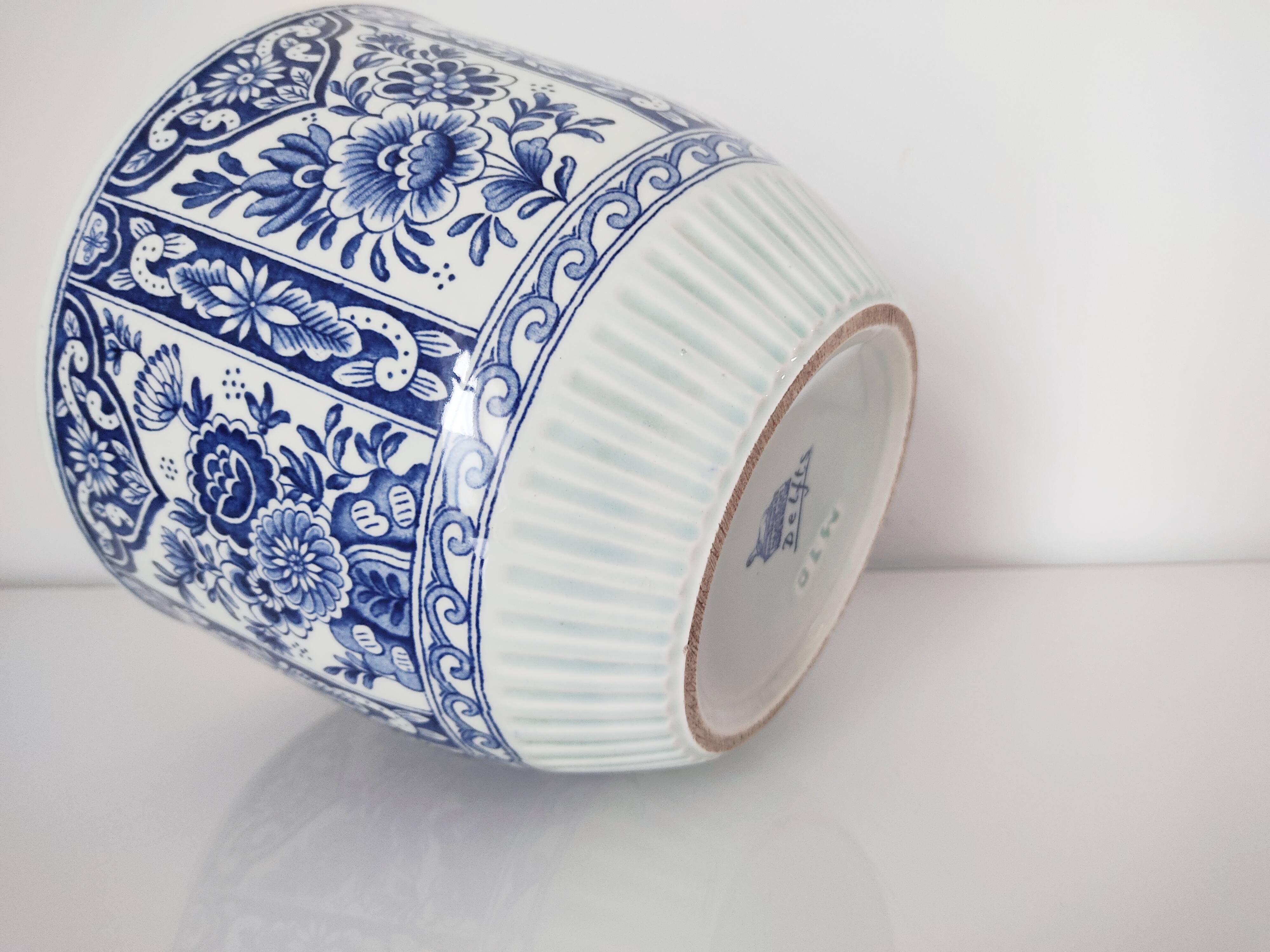 Earthenware pot petrus regout maastricht model delfts