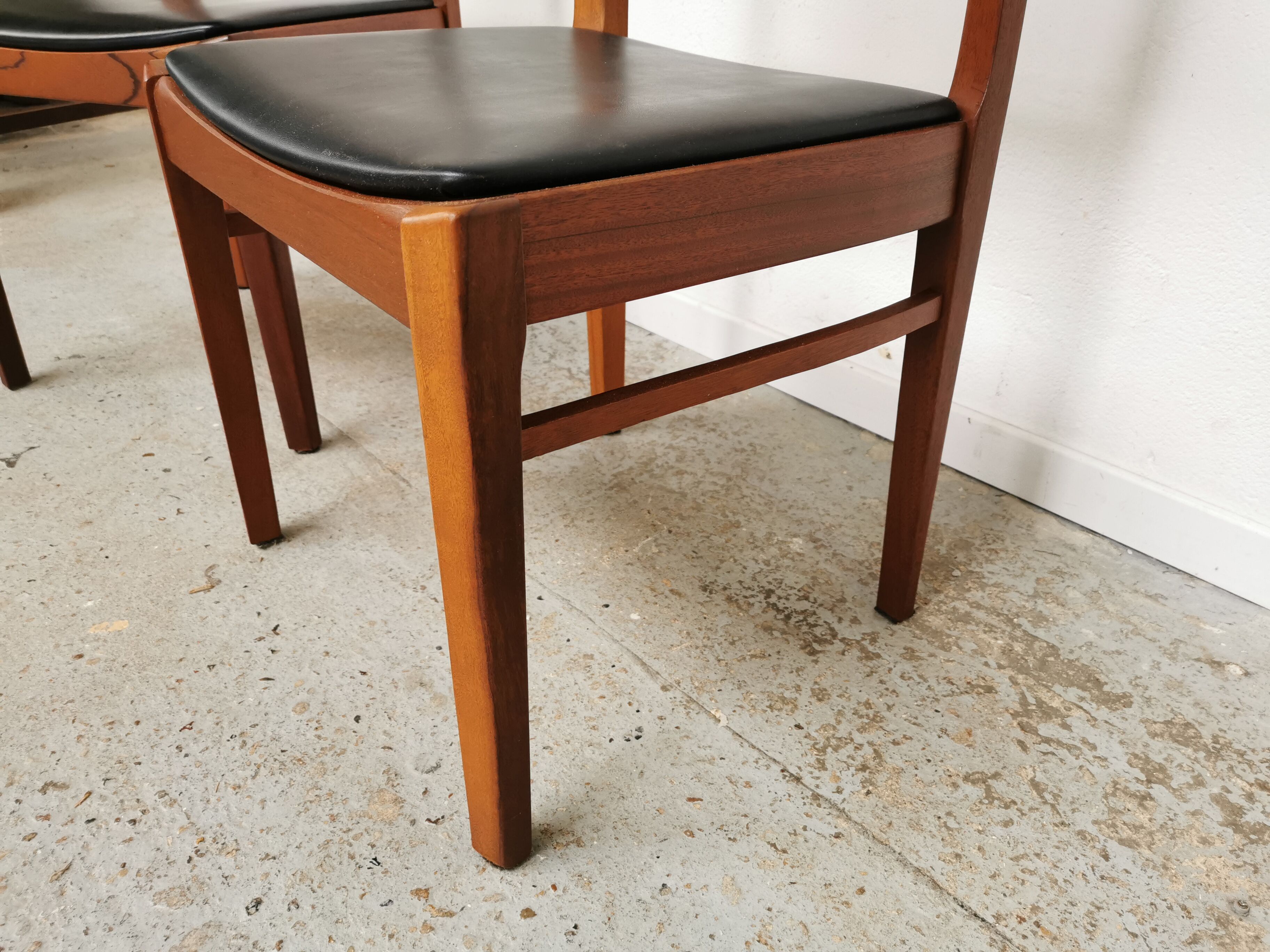 Set de 4 chaises scandinaves vintage teck
