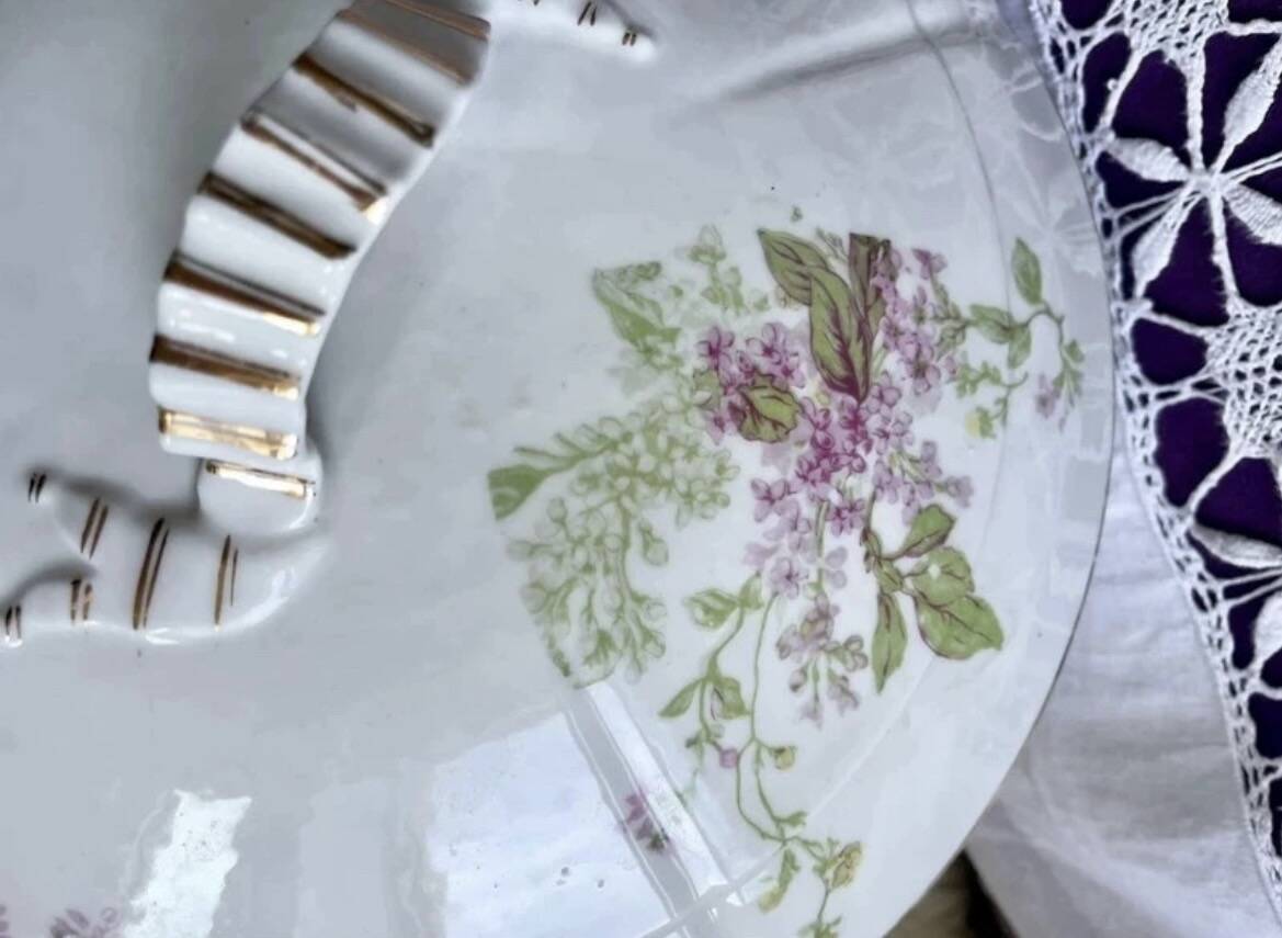 Soup tureen