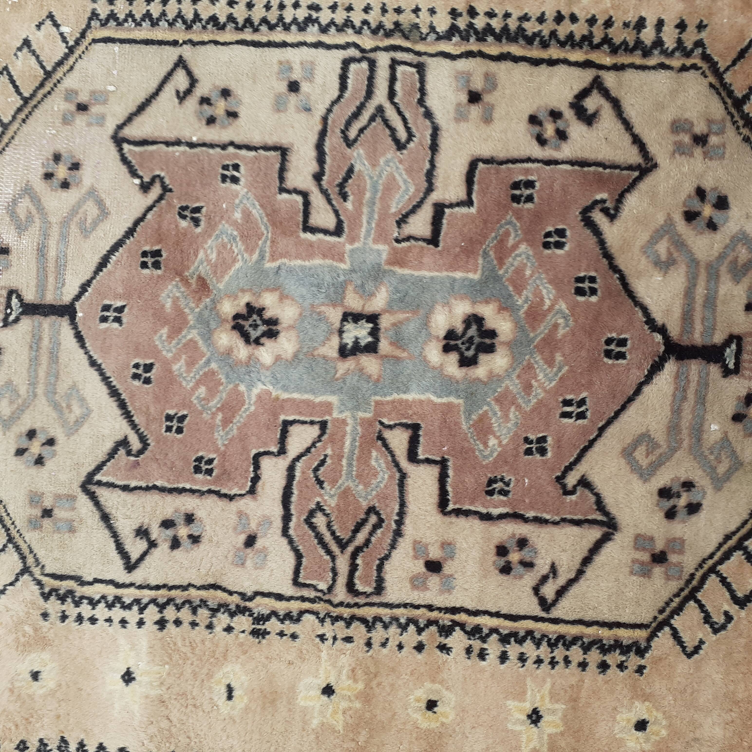 Handmade oriental carpet in wool - 185x125cm