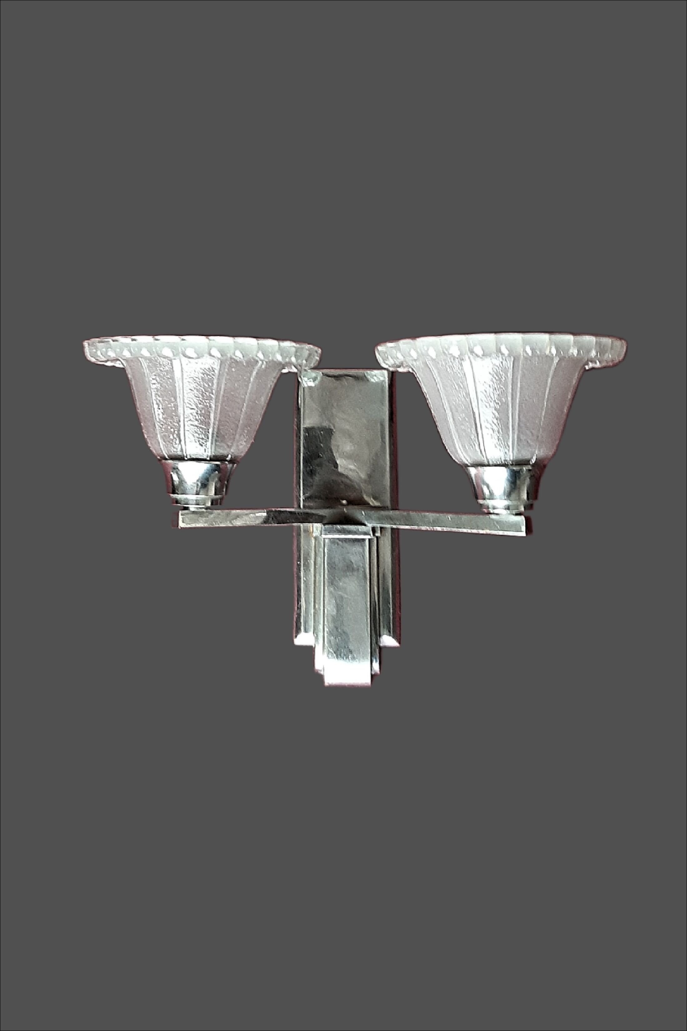 EZAN France pair of Art Deco period wall lights