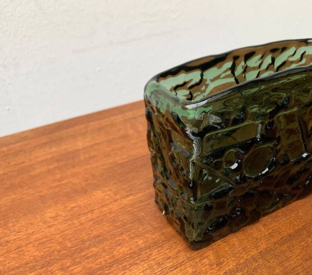 Swedish brutalist glass vase from the mid-century by Göte Augustsson for Ruda, 1960s.