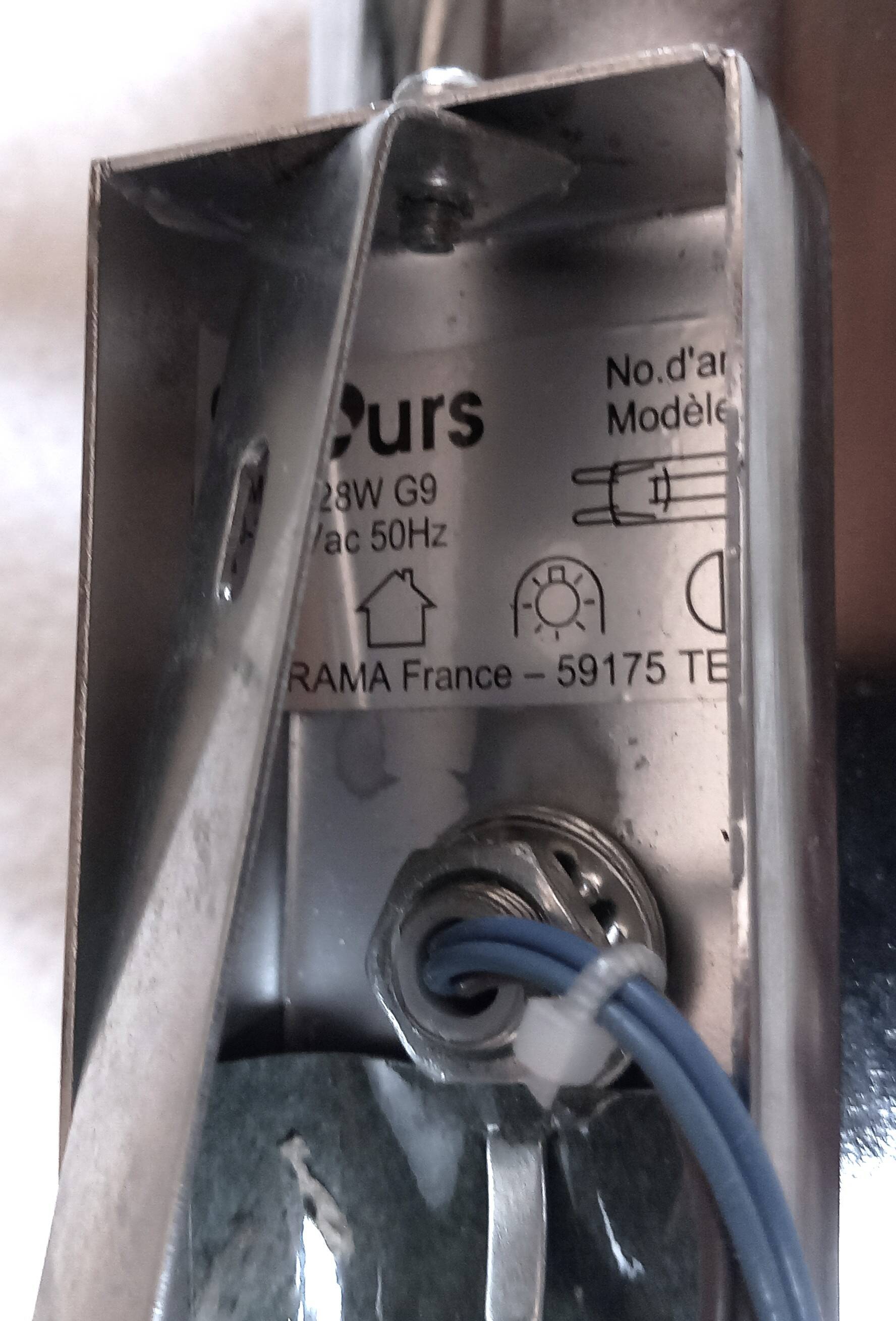 Metal cylinder wall light