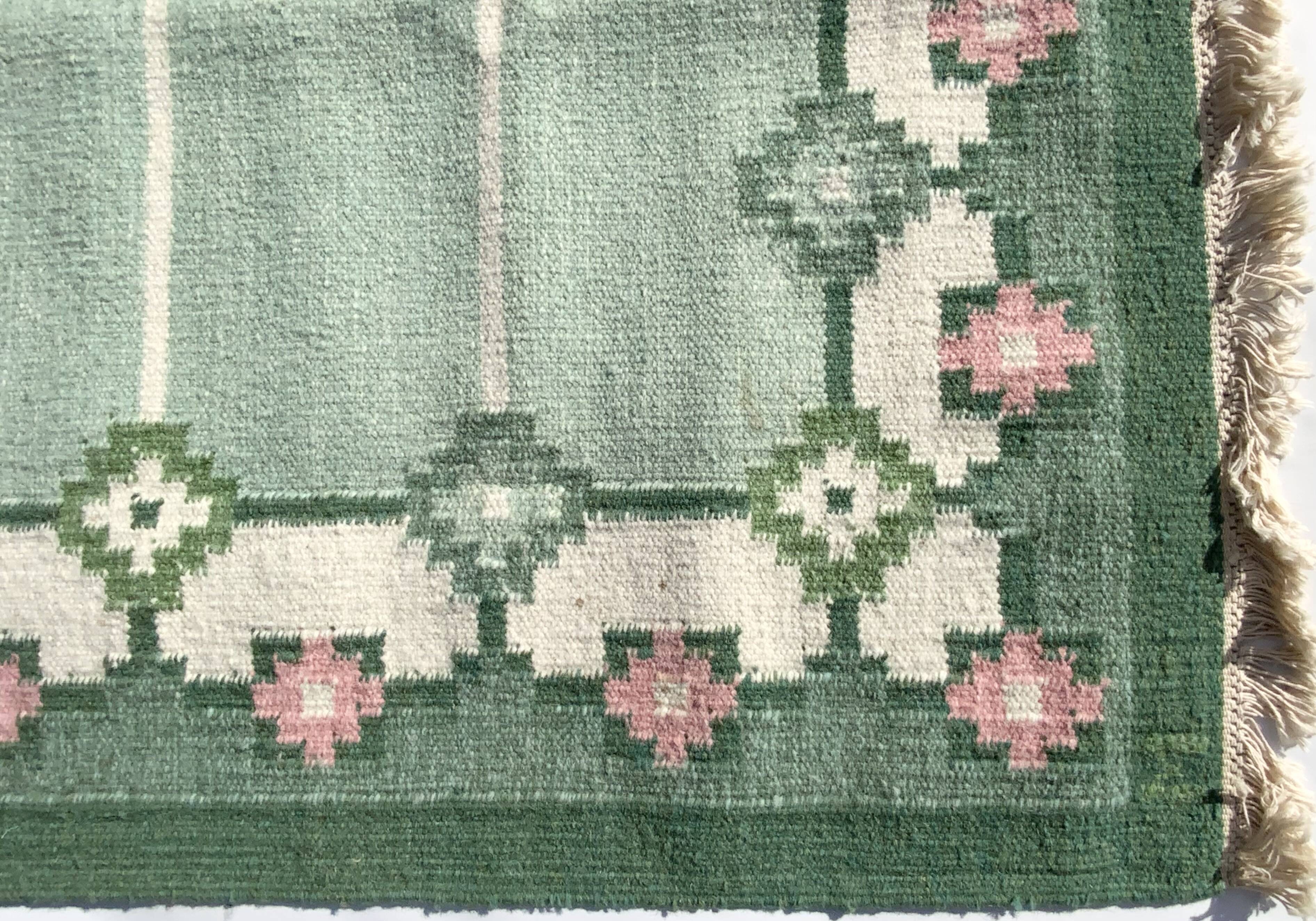 Swedish Green Wool Rug Flat-Weave Kilim Rölakan Rug Signed “M” 1960s