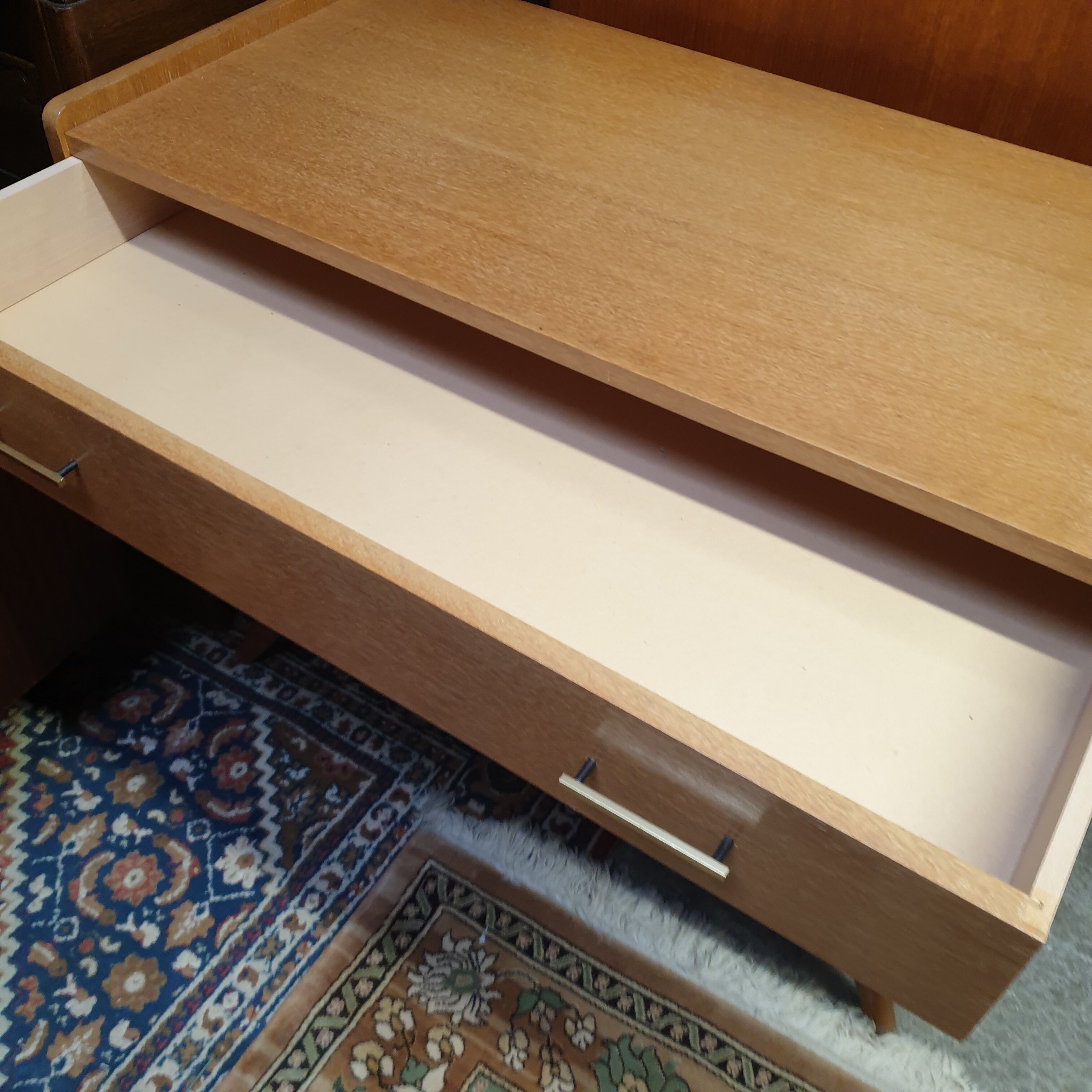 Commode scandinave vintage pieds compas