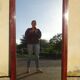Large antique mirror in a flame mahogany frame; 132x82 cm