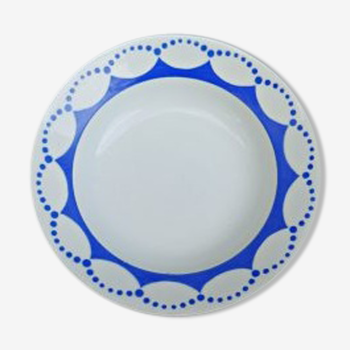 Deep dish blue and white signed St. Amand