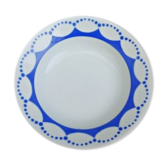 Deep dish blue and white signed St. Amand