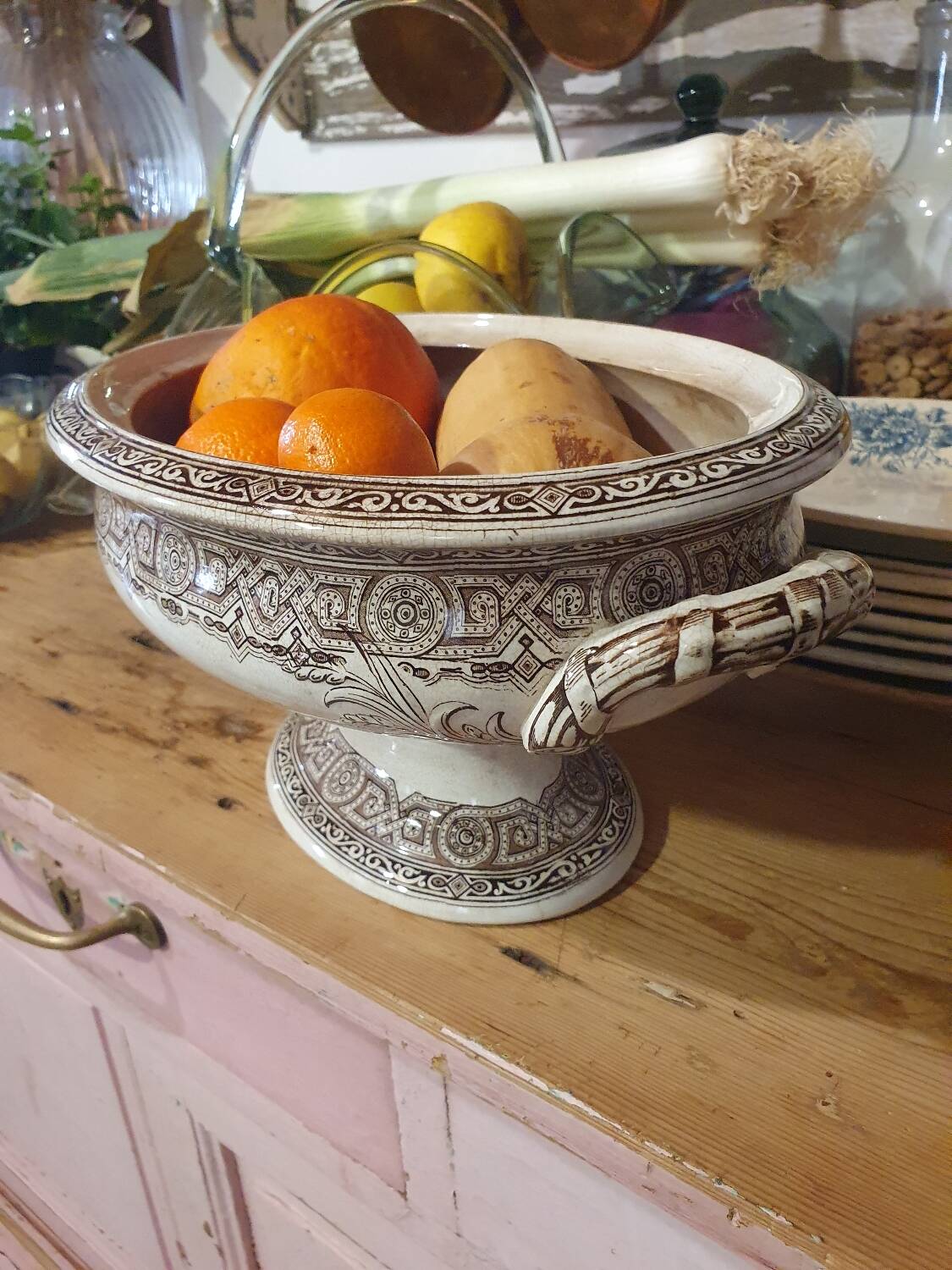 Antique English soup tureen on pedestal – Model "Clovis" – Late 19th century