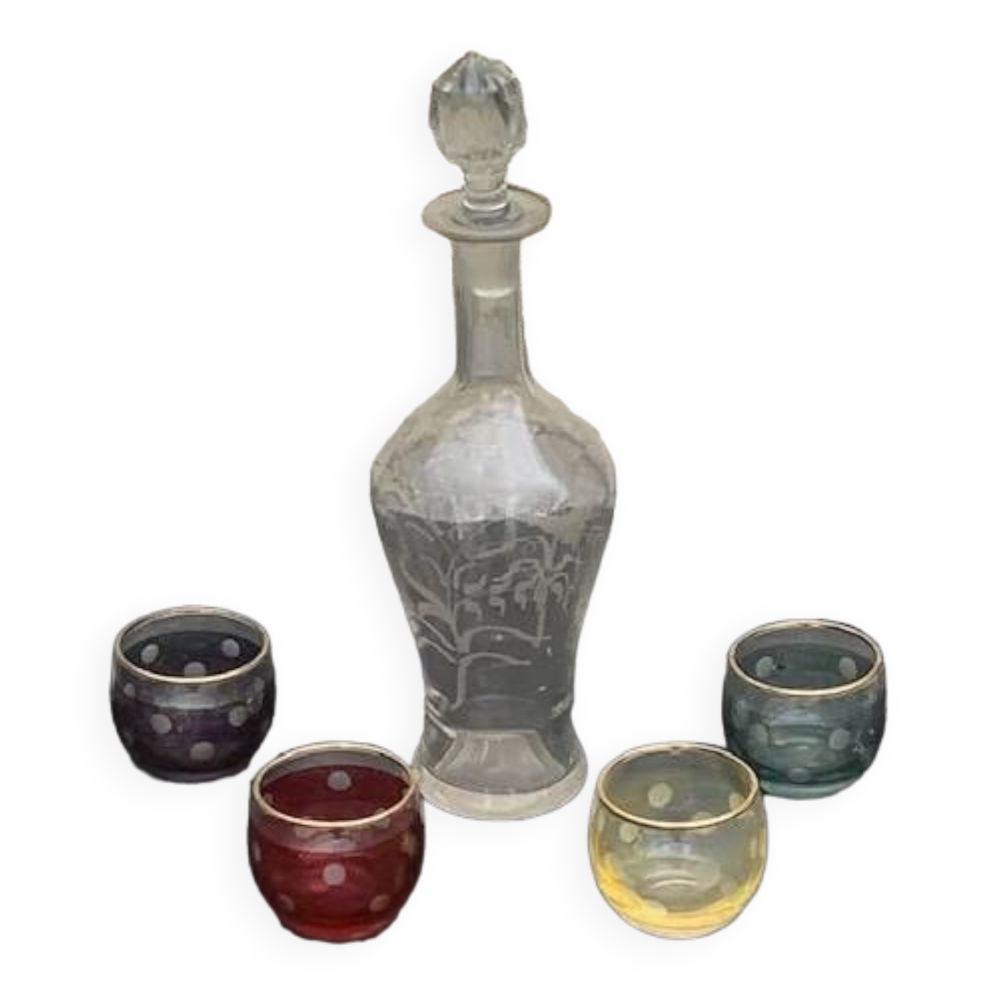Liqueur carafe, or aperitif, carved with floral decoration in transparent glass and 4 polka dot glasses