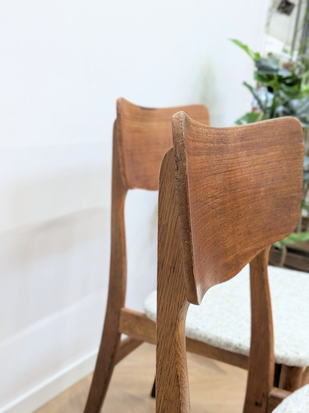 2 Scandinavian chairs
