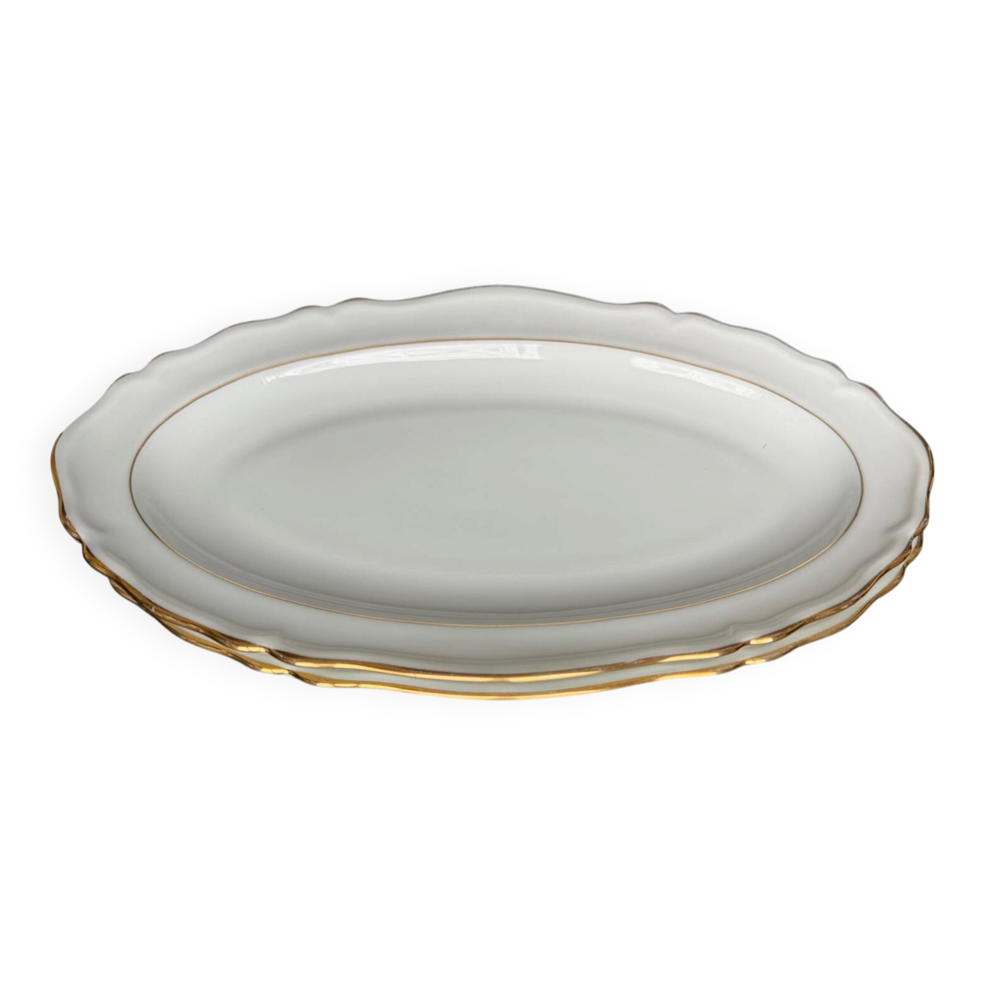 2 small oval dishes in white porcelain