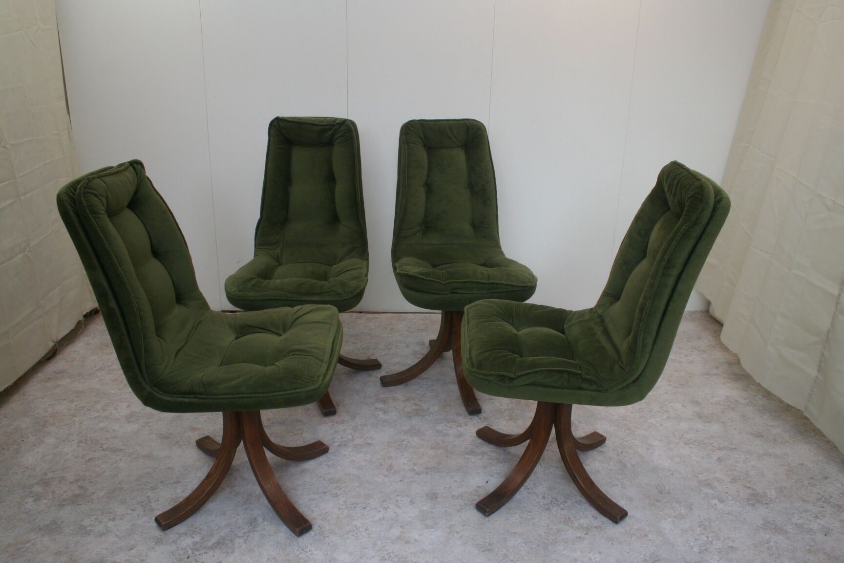 Vintage top back chairs