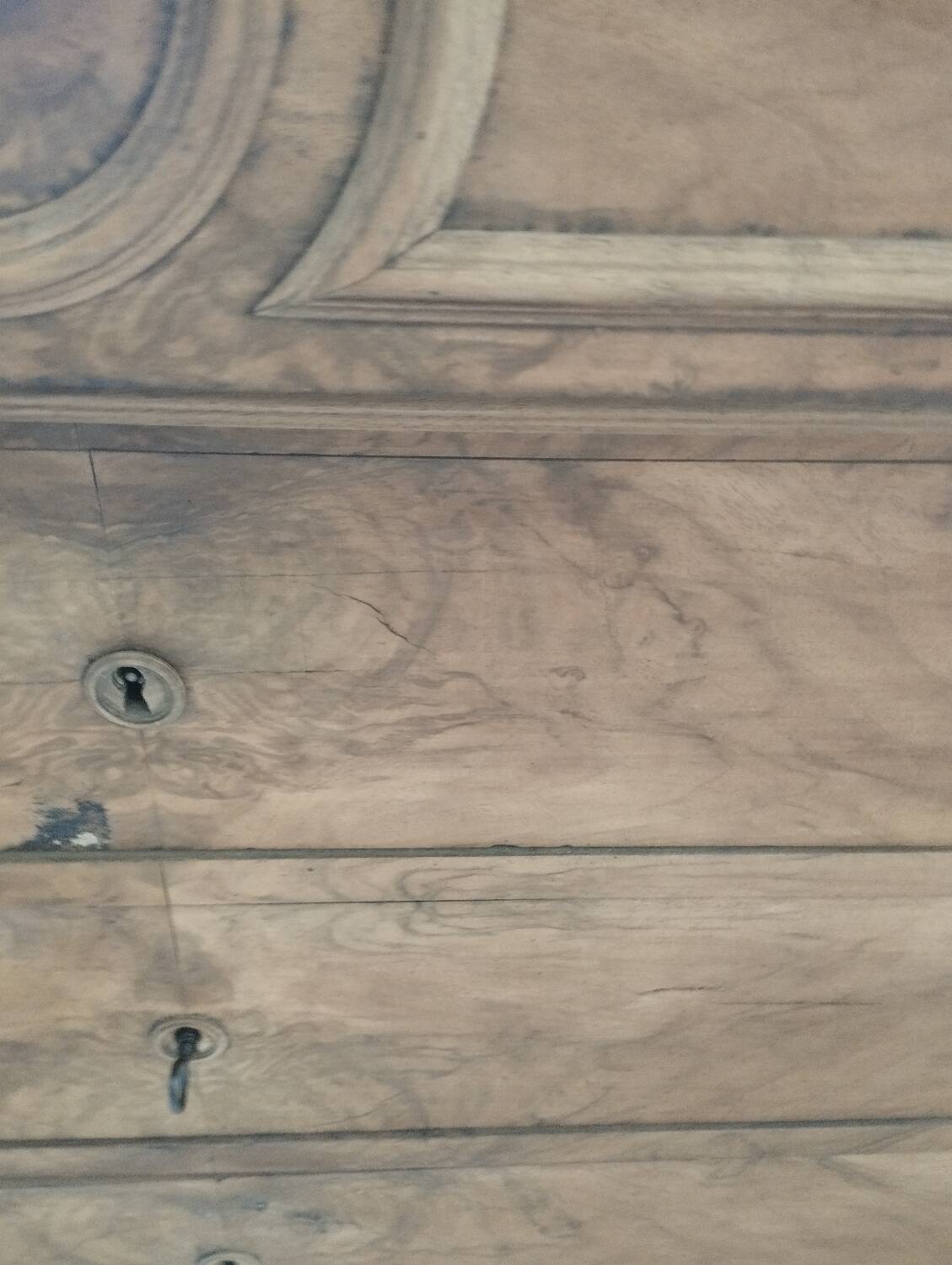 Commode chemin de fer